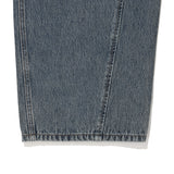 [予約販売/9月中旬入庫予定] [WONI着用] CURVED FIT DENIM PANTS - BLUE